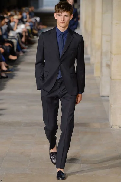 Look 43